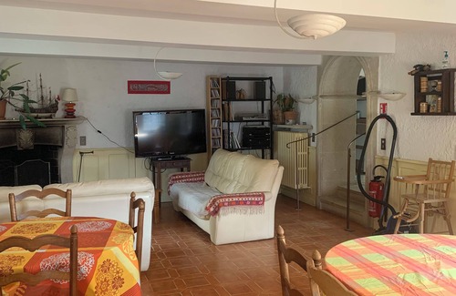 Dauphin House | Gîte 15 persons near Forcalquier and river