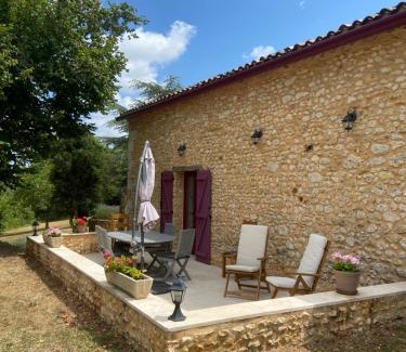 Saint-Amand-de-Vergt House | Gîte 4 personnes - à pied au " Lac de Neufont " et 3km de VERGT