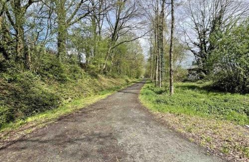 Domfront en Poiraie House | Gîte au charme ancien avec terrasse, animaux admis - FR-1-497-201