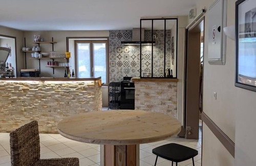 Saint-Igny-de-Vers House | Gîte Auberge des Petits