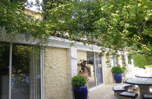 Les Angles Apartment | Gîte Côté Piscine 5mn Avignon