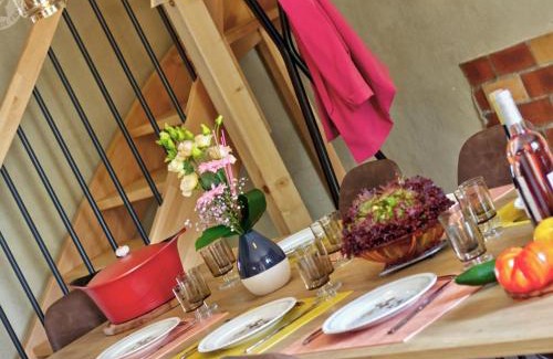 Saint-Cyr-les-Vignes House | Gîte Champêtre avec Spa et Activités Intrigantes - FR-1-496-310