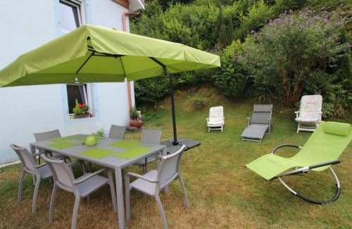 Granges-Aumontzey House | Gîte Confortable en Pleine Forêt avec Étang, Idéal pour Familles et Amis - FR-1-589-154