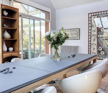 Vains House | Gîte de charme "La Maison Saint-Leonard" avec piscine, SPA, vue sur le Mont Saint-Michel