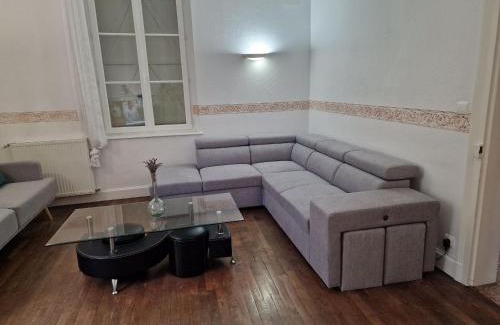 Valcourt House | Gîte de charme près du lac du Der avec jardin clos, 4 chambres, parking privé, et équipements modernes - FR-1-611-13