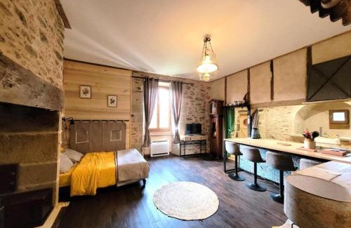 Altillac Apartment | Gîte de France Gîte de la pépinière de chapi 2 épis - Gîte de France 4 personnes MAE-4631