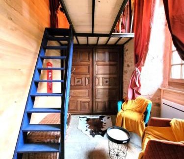 Altillac Apartment | Gîte de France Gîte de la pépinière de chapi 2 épis - Gîte de France 4 personnes MAE-4631