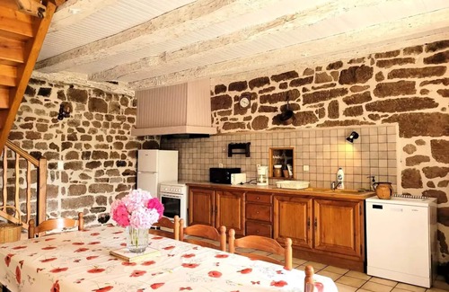 Louignac Villa | Gîte de France La Besse 2 ears - Gîte de France 6 people