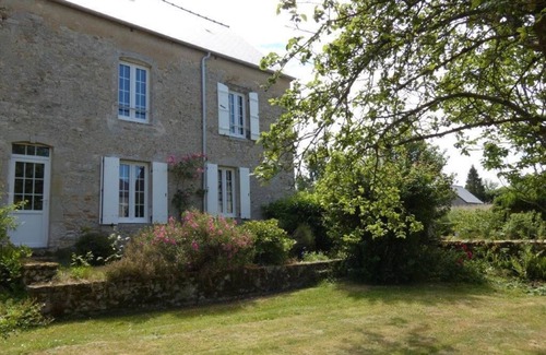 Bernesq Cottage | Gîte de la Charreterie between sea and countryside