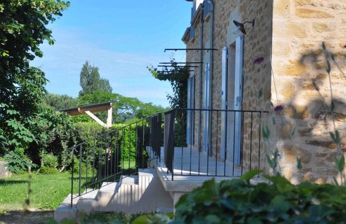 Salignac-Eyvignes House | Gîte de La Dure : Le Charme D'un Séjour Périgourdin