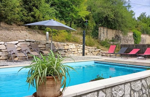Barret-sur-Meouge Cottage | Gîte DE LA Source
