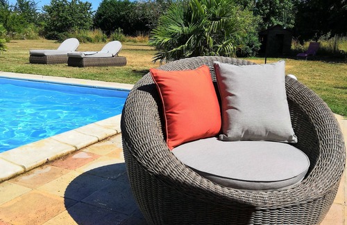 Saint-Vite Villa | Gîte Familial " la Valentine du Sud" Animaux de Compagnie Acceptés