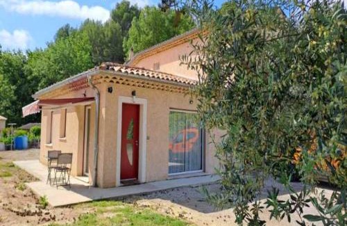 Sainte-Tulle Apartment | Gîte l'olivier