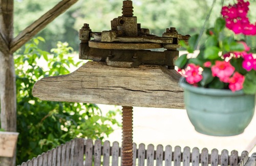 Chainaz-les-Frasses House | Gîte - LA Grange DE Capucine