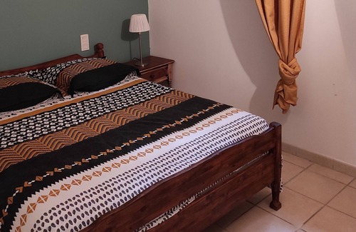 Saint-Pierre-de-Vassols Apartment | Gîte Le Limon