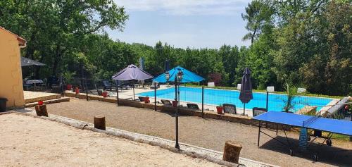 Simeyrols Bed & Breakfast | gîte le nieudegat chambre et table d'hôte piscine climatisation proche de Sarlat au coeur de la nature