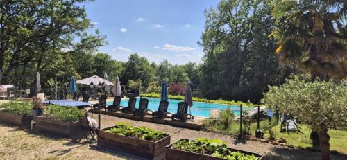 Simeyrols Bed & Breakfast | gîte le nieudegat chambre et table d'hôte piscine climatisation proche de Sarlat au coeur de la nature