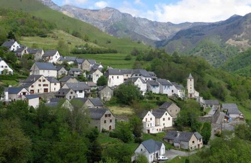 Aydius House | Gîte Malgré tout
