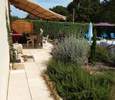 Vaison-la-Romaine Apartment | gîte neuf " L'oustaou du clos "classé 2 étoiles à Vaison la romaine