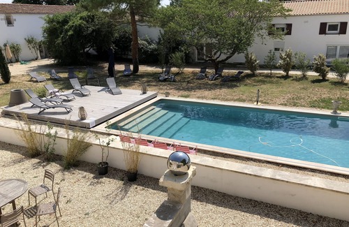 Sainte Gemme House | Gîte Platane - 3* - Large capacity - 5 bedrooms - 12 pers - Swimming pool.