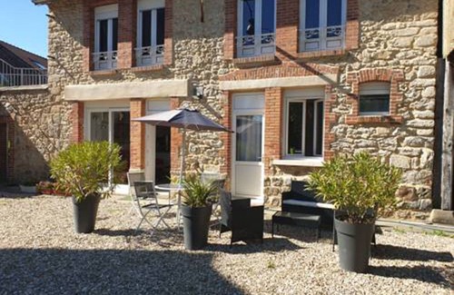 Bussiere-Dunoise House | Gîte, swimming pool, sauna.