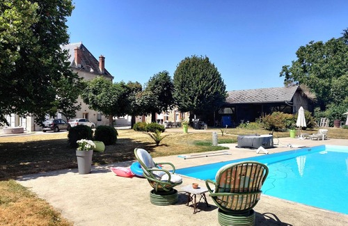 Bussiere-Dunoise House | Gîte, swimming pool, sauna.