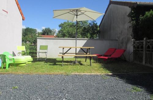 Molinet House | Gîte tout confort à Molinet, climatisé, avec cour close et proche de la Voie Verte ! - FR-1-489-253