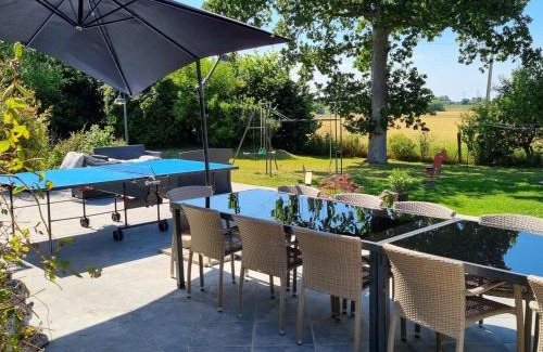 Oudezeele House | Gîte Typique des Flandres, 9 Couchages, Grand Jardin, Cheminée, Activités Proches - FR-1-510-16