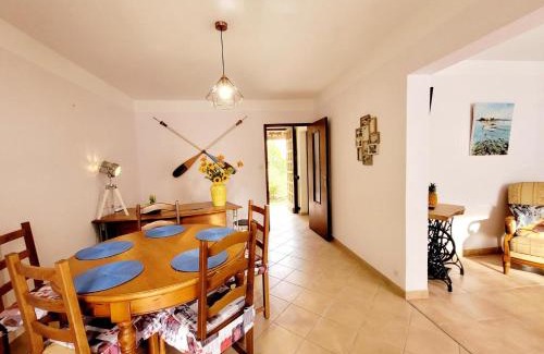 Le Brusc House | Gîte Villa de 78 m2 à 400m de la plage + piscine