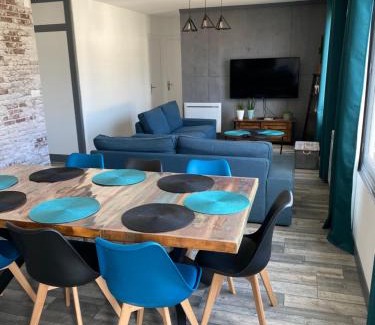 Noyers-sur-Cher House | Gîte zooval 9 personnes, piscine, à 5 min du zoo de Beauval