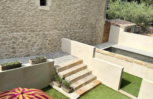 Aramon House | Gîtes Le Mas de la Vernède