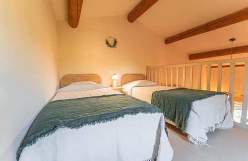 Castillon-du-Gard Apartment | Gîtes piscine La Bastide des Pins
