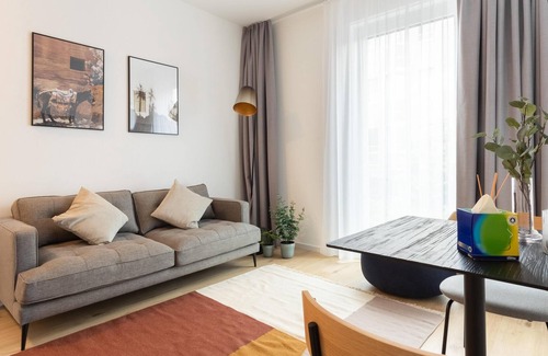 Guetersloh Apartment | Gütersloh Eickhoffstr | Suite L + Balcony