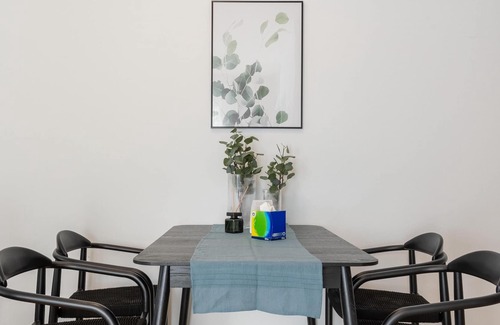 Guetersloh Apartment | Gütersloh Eickhoffstr | Suite XL + Balcony (LT)