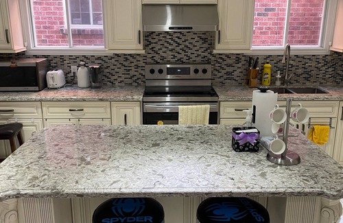 L'Amoreaux House | G 50 M Station High-Speed Net Free Parking laundry & cooking Near Pacific Mall