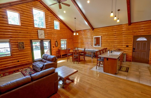 Conway Cabin | G Lodge - Cabin 2 night min
