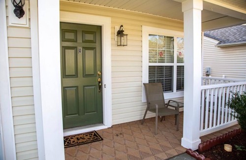 Moores Chapel House | Gabie Fabulous Home Vacation Getaway! Free WIFI 4 bedrooms and 2.5 bathrooms!