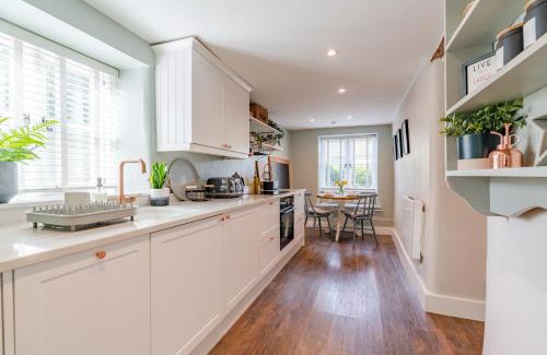 Meysey Hampton House | Gable Cottage