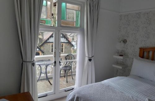 Lynton House | Gable Lodge Guest House