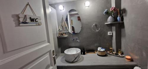 Monolithos Apartment | Gabriel House