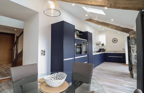 Llanfair Cottage | GAERAU BACH, pet friendly, luxury holiday cottage in Llanaber