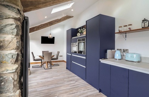 Llanfair Cottage | GAERAU BACH, pet friendly, luxury holiday cottage in Llanaber