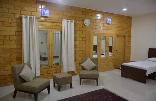 Brun Hotel | Gahirat Castle