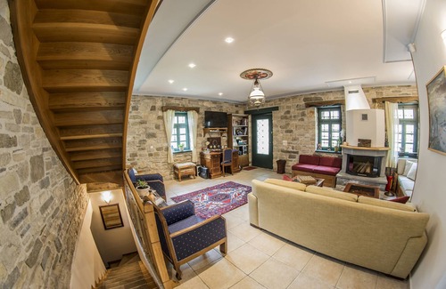 Dilofo Hotel | Gaia Guesthouse