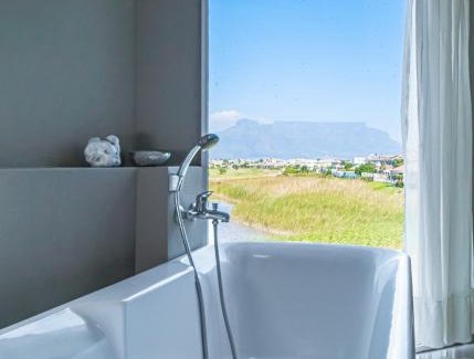 Sunset Beach House | Gaia Hydro-Spa and Guest House