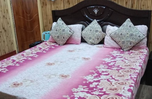 Lansdowne Hotel | Gaj River View Resort