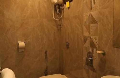 Jogeshwari East Hotel | Galaxy Inn By Glitz Hotels