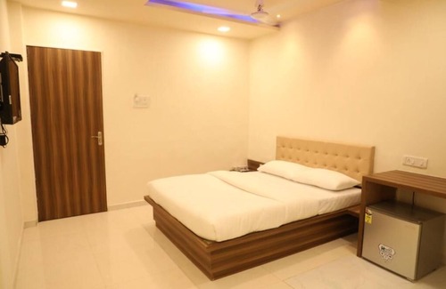 Jogeshwari East Hotel | Galaxy Inn By Glitz Hotels