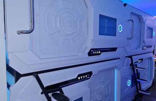Downtown Singapore Hotel | Galaxy Pods Capsule Hotel Boat Quay