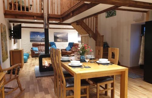 Blaencelyn House | Galleri hot tub 2 bed ensuite